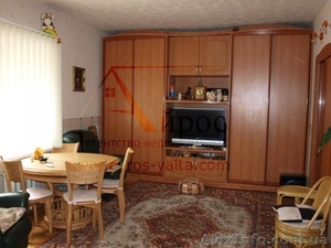 Агентство «Айрос» предлагает взять в аренду котеджи в Ялте.