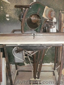 Торцовочный станок (маятниковая пила) фирмы SmebelS.