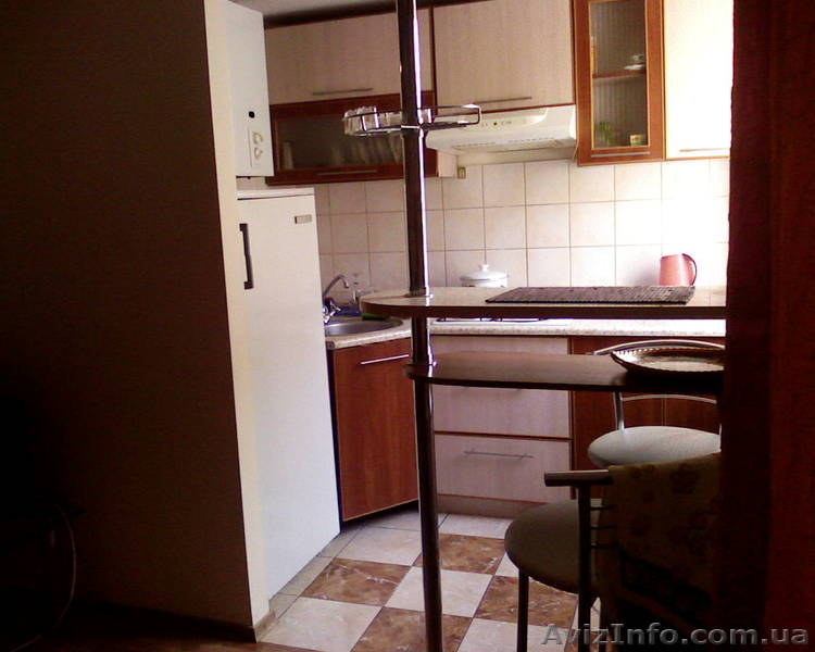 0990755307, Посуточно 1-комн. кв-ра с ремонтом в самом центре Луганска - <ro>Изображение</ro><ru>Изображение</ru> #3, <ru>Объявление</ru> #169782