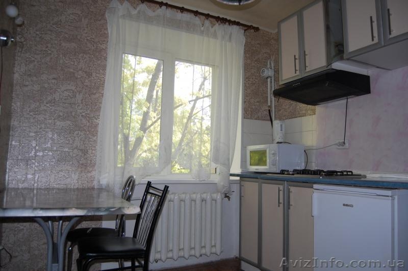 Посуточно сдам квартиру на Восточных кварталах в Луганске - <ro>Изображение</ro><ru>Изображение</ru> #2, <ru>Объявление</ru> #258516