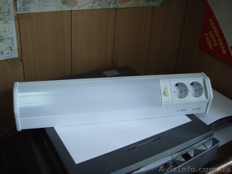 Люминисцентный светильник с розеткой - <ro>Изображение</ro><ru>Изображение</ru> #1, <ru>Объявление</ru> #266939